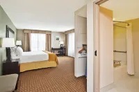 Holiday Inn Express & Suites Harrington Hotel di Milford