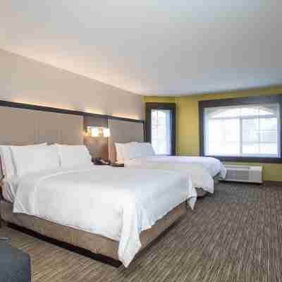 Holiday Inn Express Prescott Rooms