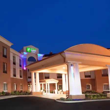 Holiday Inn Express & Suites AKRON REGIONAL AIRPORT AREA by IHG