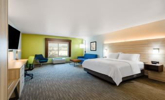Holiday Inn Express & Suites Lewisburg