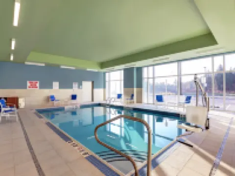 Holiday Inn Express KINGSTON WEST by IHG Hoteles en Kingston