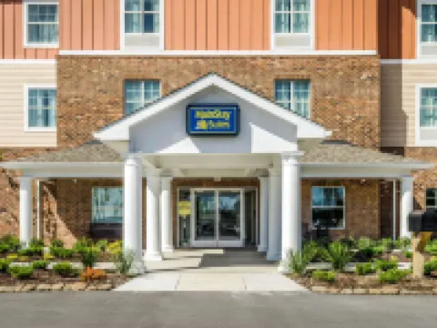 MainStay Suites Hackberry Sportsman's Lodge Hotels in Hackberry