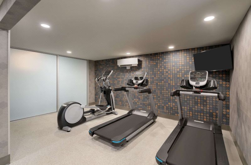 La Quinta Inn & Suites by Wyndham Springfield photo 2