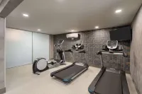 La Quinta Inn & Suites by Wyndham Springfield - Gym