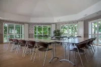 Clos de Vallombreuse the Originals Relais Hotels in Plomodiern