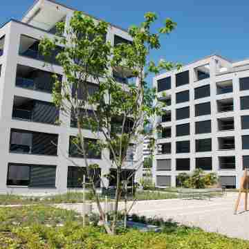 LaVille B-1-2 Hotel Exterior