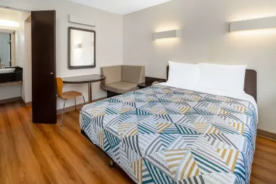 Motel 6 Santa Barbara, CA - State Street Hotels in Upper State Street