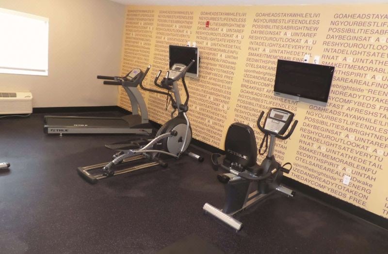La Quinta Inn by Wyndham Lincoln photo 3