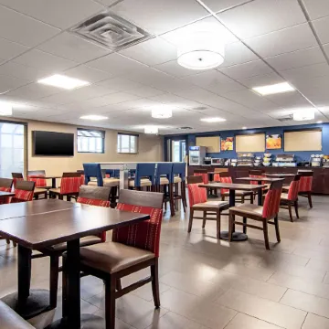 Comfort Suites Knoxville Airport