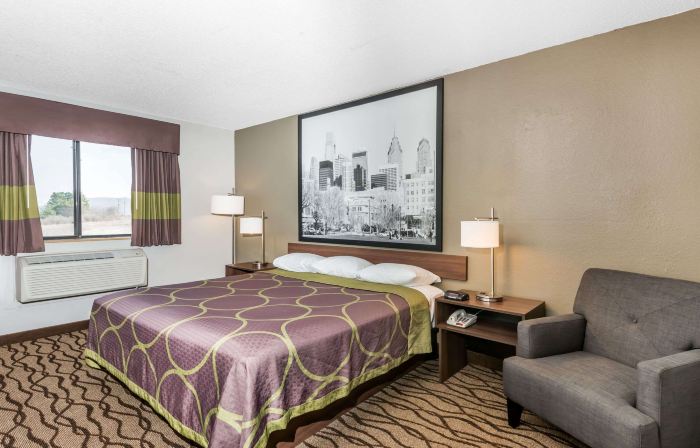 Super 8 by Wyndham Bedford