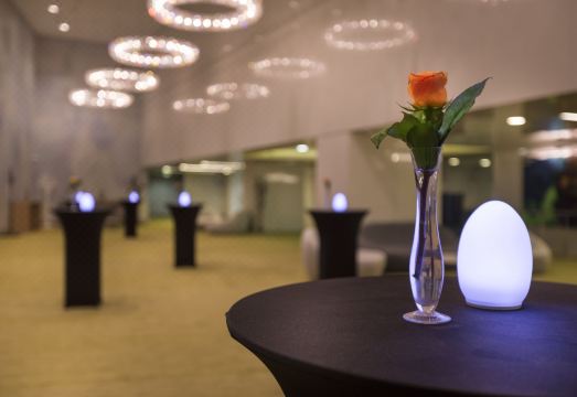 3. 노보텔 아부 다..