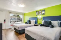 Signature Inn Eugene Hotel dekat Peterson Hall