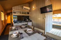 Arena One 99 Glamping فنادق في Premantura