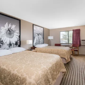 Super 8 by Wyndham Bowman