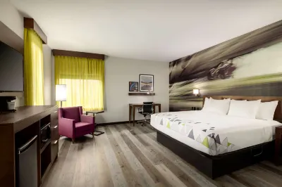 La Quinta Inn & Suites by Wyndham Braselton Hotels in Braselton