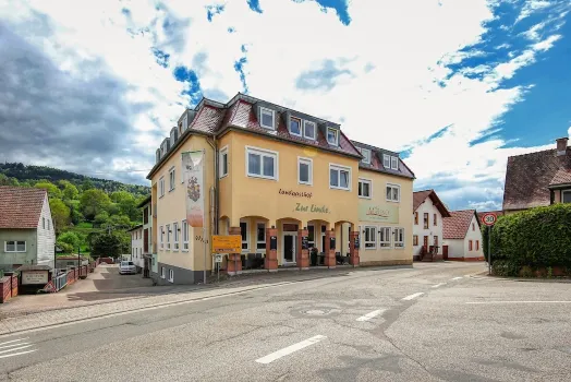 Hotel-Restaurant Zur Linde Hotels in der Nähe von Busenberger Holzschuhpfad