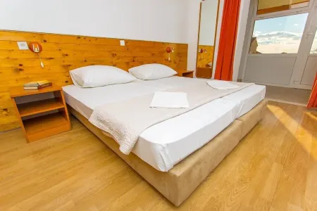 Triple sea/pool view apartmant on the ground floor