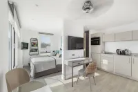 Q Square by Supercity Aparthotels - balcony