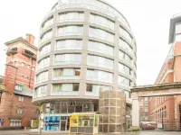Premier Suites Liverpool Hotels in Ліверпуль