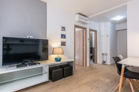 Bell Apartment Отели рядом с достопримечательностью «Kolovare Beach»