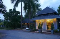 A Little Villa Hotels in Krabi