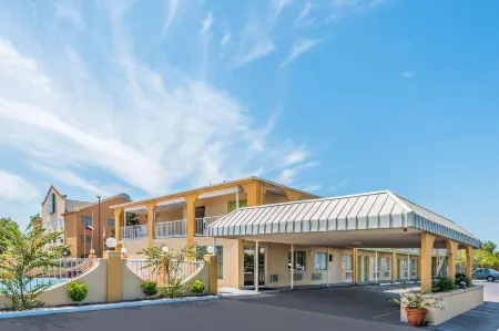 Econo Lodge Waco North I-35