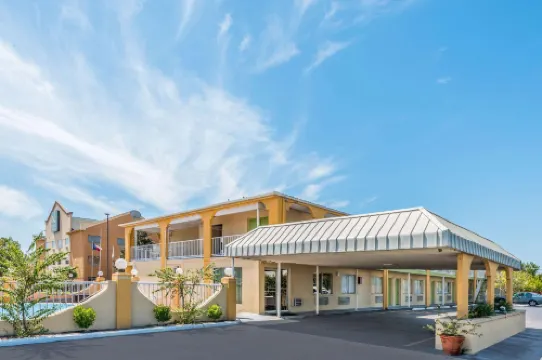 Econo Lodge Waco North I-35