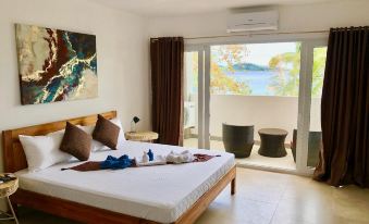 Sunset Cove Beach & Dive Resort