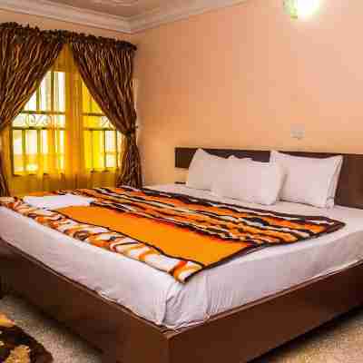 Keves Inn and Suites Rooms