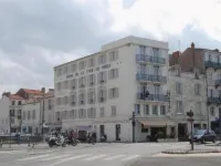 Tour de Nesle la Rochelle Vieux Port