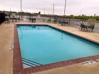 Hampton Inn Monahans - Pools