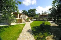 Casa da Botica A Estrada Hotels near Pazo de Altamira Cumeiro