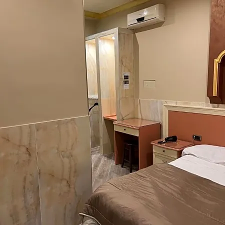 Hotel Iris