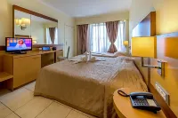 Manousos City Hotel - พร้อมระเบียง