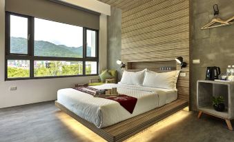 East Runnel Villa Ming Young