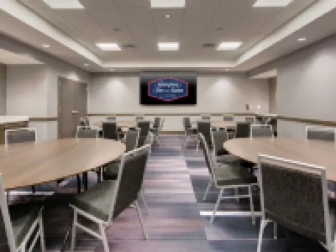 ハンプトン イン & スイーツ フォート ワース ダウンタウン フォートワースのホテル