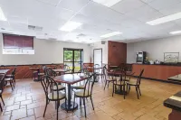 SureStay Plus Hotel by Best Western McGuire AFB Jackson - Frühstück