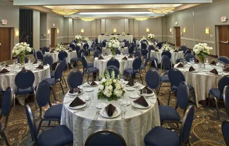 DoubleTree by Hilton Hotel Murfreesboro Отели рядом с достопримечательностью «The Ascent»