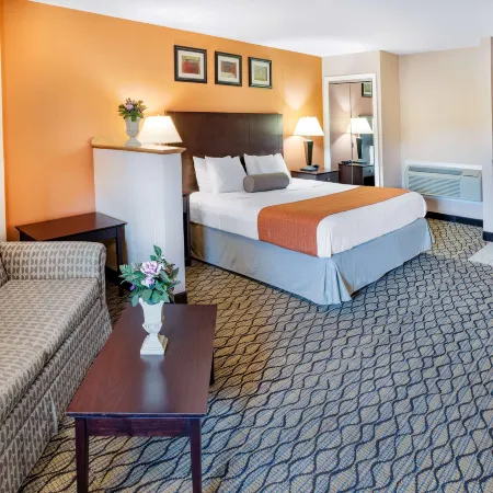 Howard Johnson by Wyndham Lenox