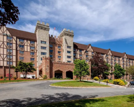 Sheraton Nashua Hotels in Nashua