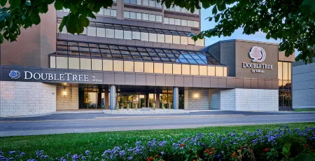 DoubleTree by Hilton Windsor Hotel and Suites