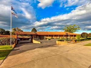 Hume Country Motor Inn