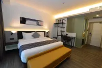 Rume Hotel in zona Borneoartifact arts, antiques gallery
