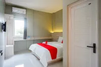 RedDoorz Near Prpp Marina Semarang Hotels in West Semarang