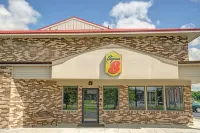 Super 8 by Wyndham Melrose Hotels in Albany