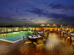 Mahagun Sarovar Portico Suites