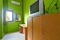 Penginapan Qarina  Syariah Banjarbaru Hotels in Guntung Payung