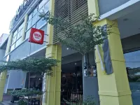 Amigo Hotel Hotel di Perak Tengah