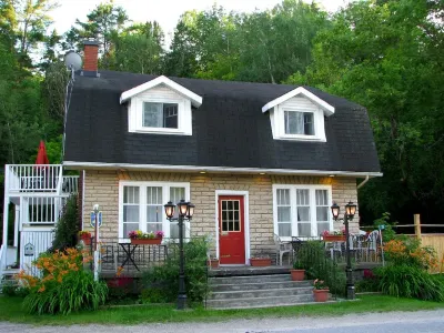 Auberge de Mon Petit Chum B&B Hotels in Wakefield