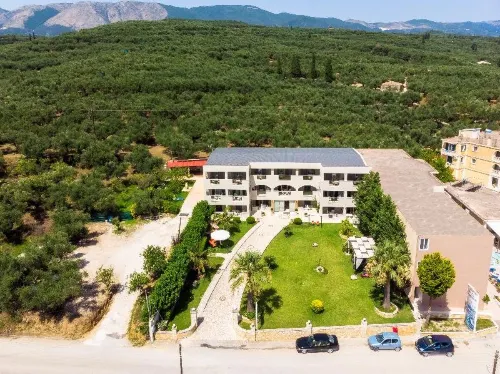 Remezzo Studios & Apartments Hotels in Amoudi